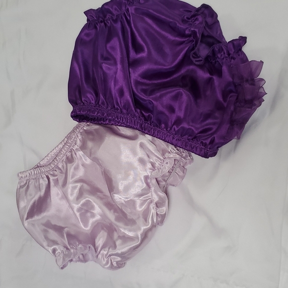 Silly ruffle butts - Picture 4 of 8